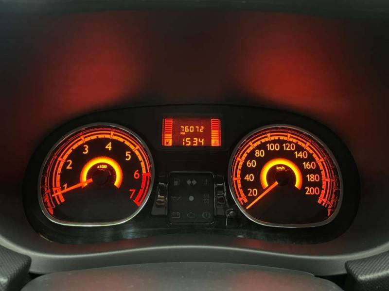 RENAULT - SANDERO - 2014/2014 - Prata - R$ 33.990,00