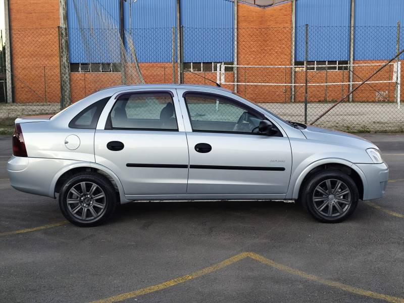 CHEVROLET - CORSA - 2009/2009 - Prata - R$ 29.900,00