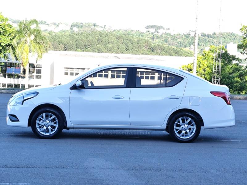 NISSAN - VERSA - 2020/2020 - Branca - R$ 69.900,00