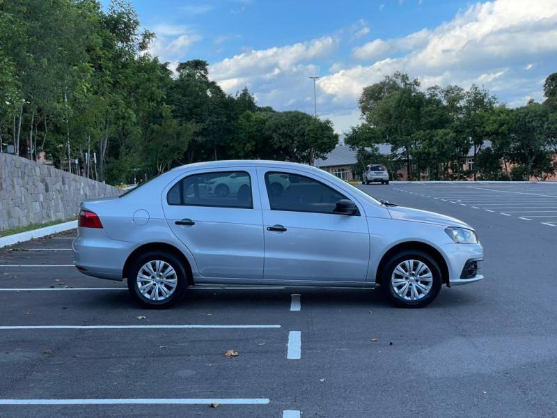VOLKSWAGEN - VOYAGE - 2018/2018 - Prata - R$ 48.900,00
