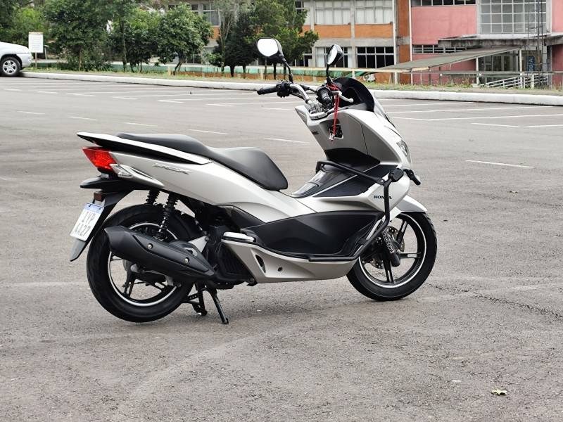 HONDA - PCX - 2018/2018 - Prata - R$ 13.900,00