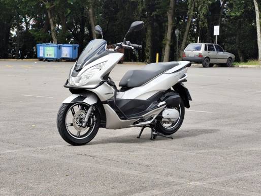 HONDA - PCX - 2018/2018 - Prata - R$ 13.900,00