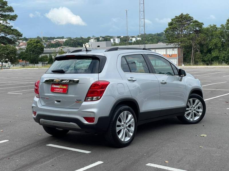CHEVROLET - TRACKER - 2018/2018 - Prata - R$ 91.900,00