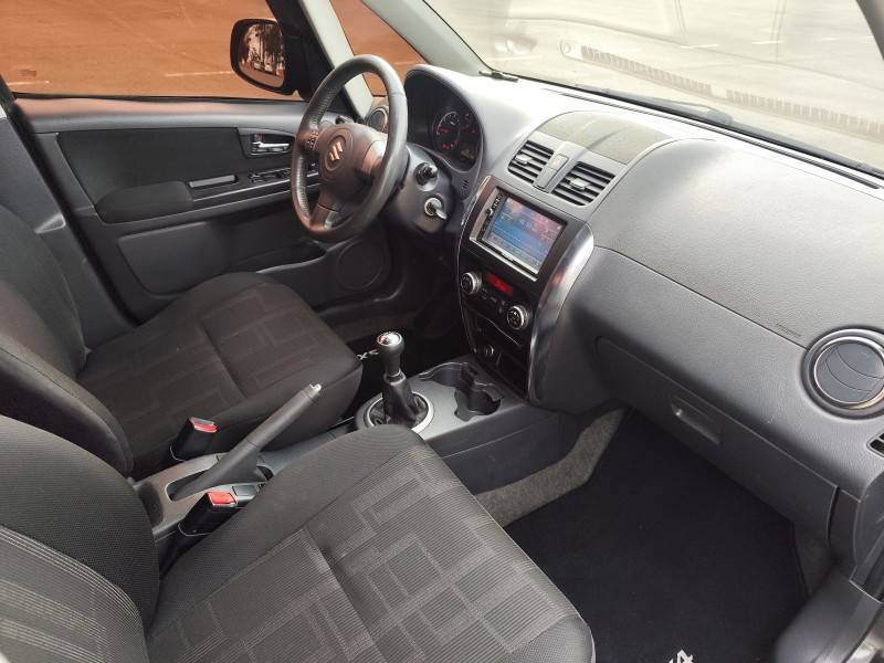 SUZUKI - SX4 - 2010/2010 - Cinza - R$ 39.900,00