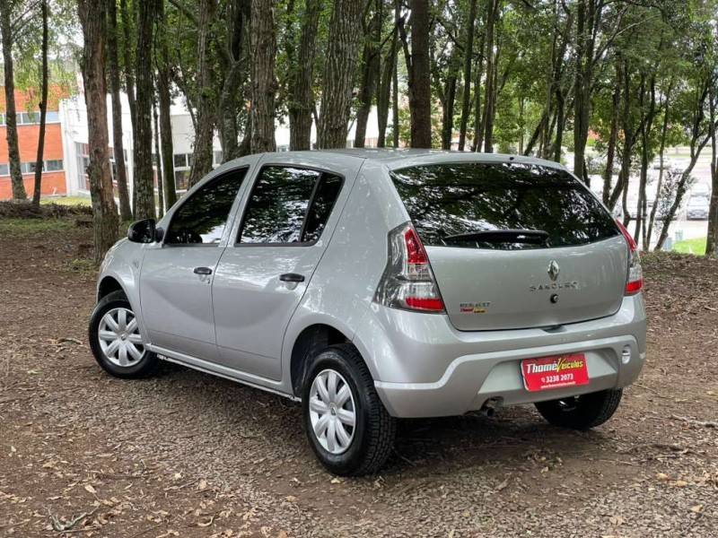 RENAULT - SANDERO - 2014/2014 - Prata - R$ 33.990,00
