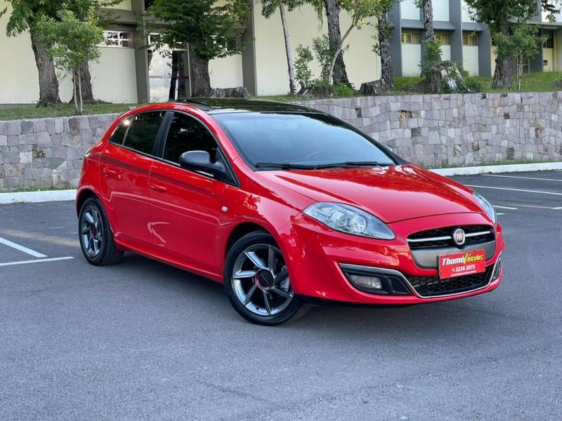 FIAT - BRAVO - 2016/2016 - Vermelha - R$ 58.900,00