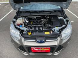 FORD - FOCUS - 2015/2015 - Dourada - R$ 49.900,00