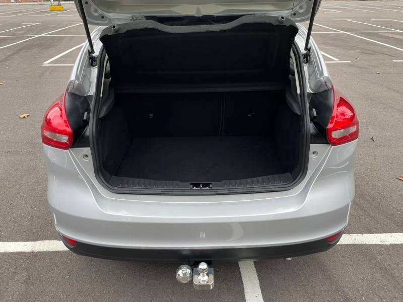 FORD - FOCUS - 2018/2018 - Prata - R$ 71.900,00