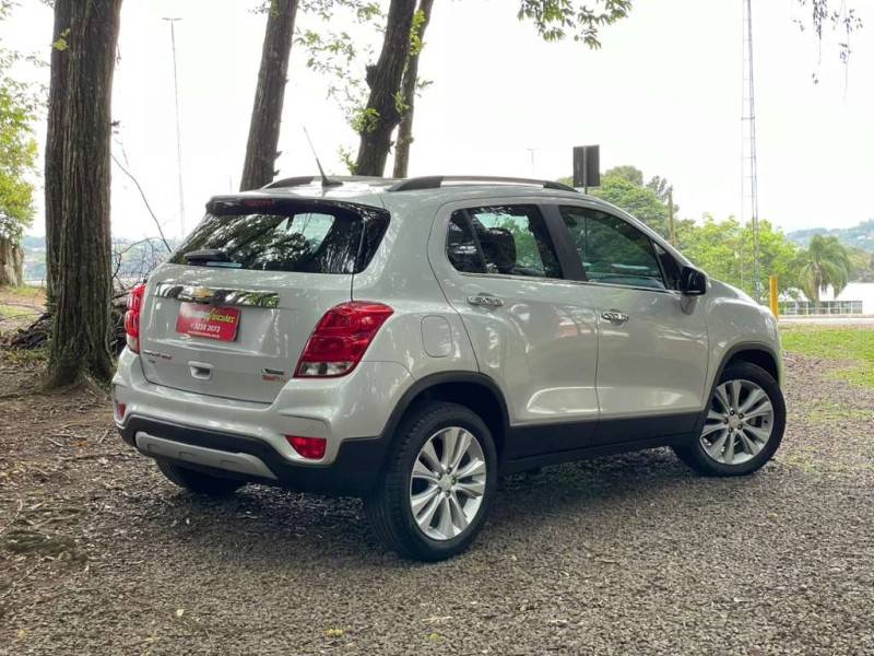 CHEVROLET - TRACKER - 2018/2018 - Prata - R$ 94.900,00