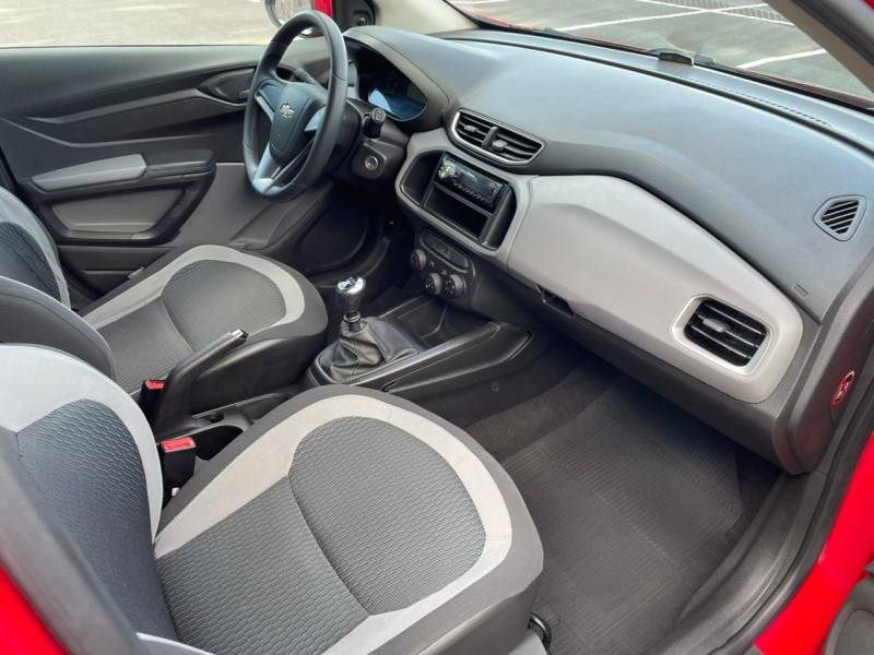 CHEVROLET - ONIX - 2015/2015 - Vermelha - R$ 45.900,00