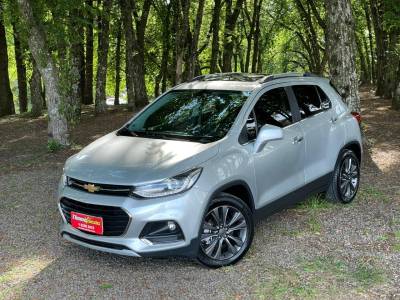 CHEVROLET - TRACKER - 2017/2017 - Prata - R$ 79.900,00