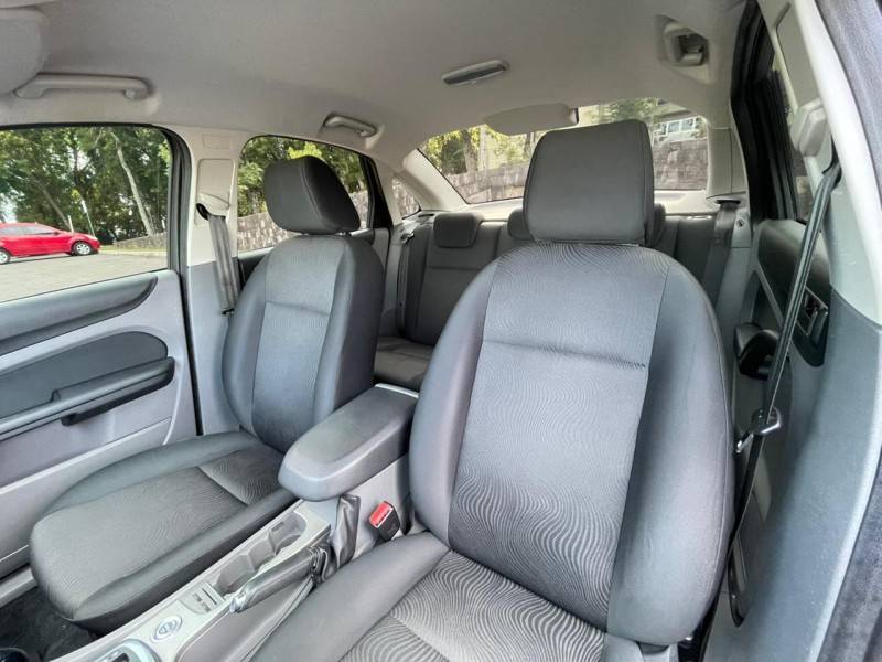 FORD - FOCUS - 2013/2013 - Cinza - R$ 43.900,00