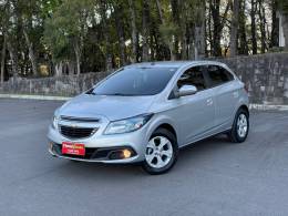 CHEVROLET - ONIX - 2015/2015 - Prata - R$ 49.900,00