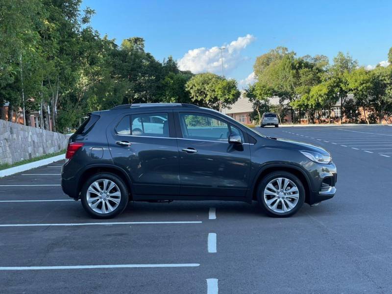 CHEVROLET - TRACKER - 2019/2019 - Cinza - R$ 89.900,00