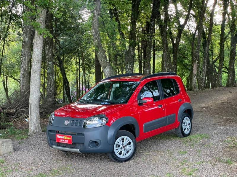 FIAT - UNO - 2014/2014 - Vermelha - R$ 33.900,00