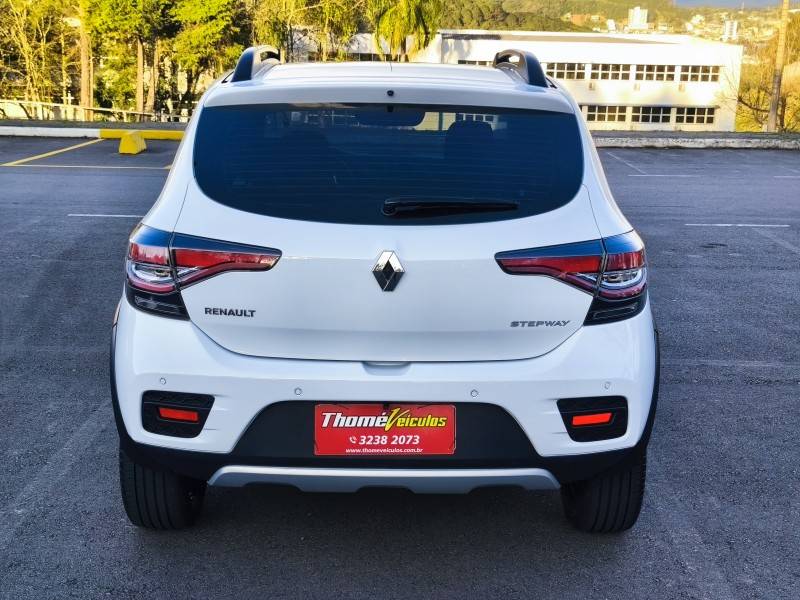 RENAULT - SANDERO - 2021/2021 - Branca - R$ 68.900,00