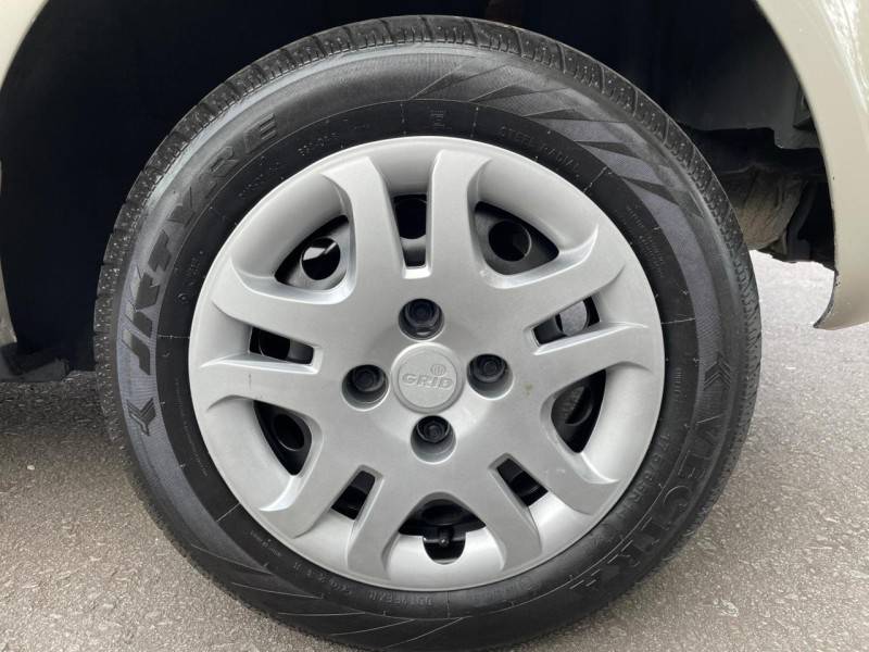 FORD - FIESTA - 2014/2014 - Dourada - R$ 32.900,00