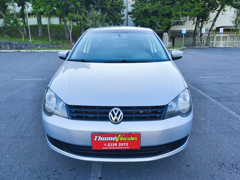 VOLKSWAGEN - POLO SEDAN - 2012/2012 - Prata - R$ 42.900,00