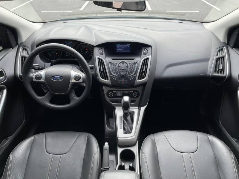 FORD - FOCUS - 2015/2015 - Dourada - R$ 49.900,00