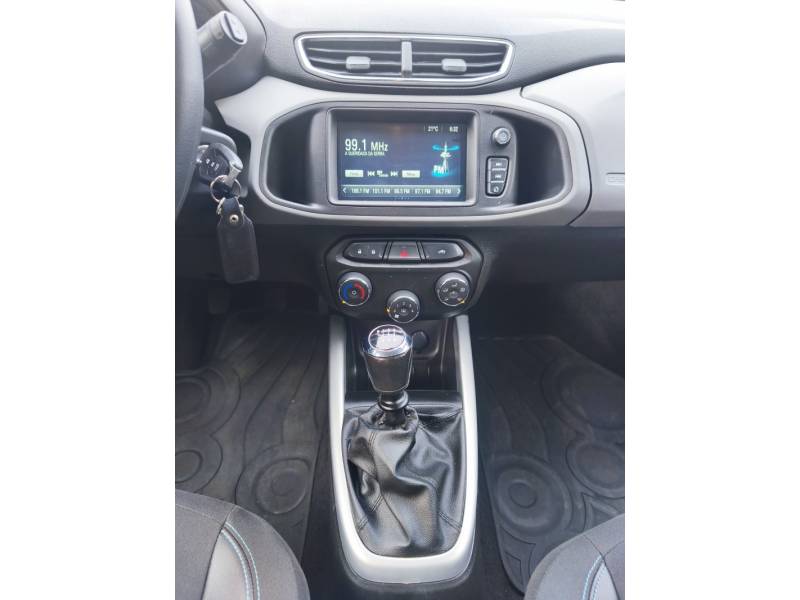 CHEVROLET - ONIX - 2019/2019 - Branca - R$ 53.900,00