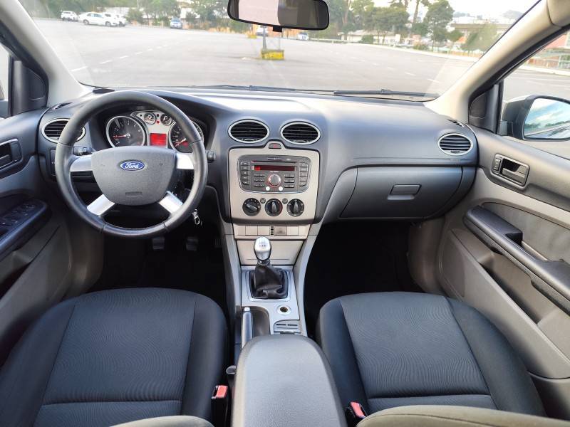 FORD - FOCUS - 2013/2013 - Cinza - R$ 41.900,00