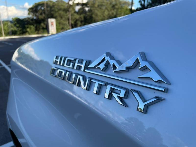 CHEVROLET - SILVERADO - 2024/2024 - Branca - R$ 425.900,00