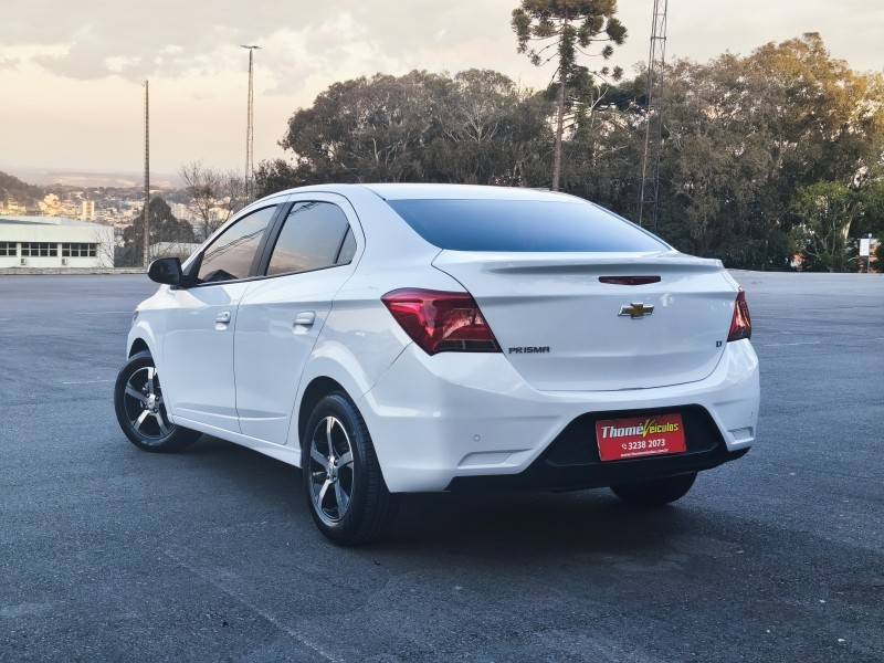 CHEVROLET - PRISMA - 2017/2017 - Branca - R$ 57.900,00