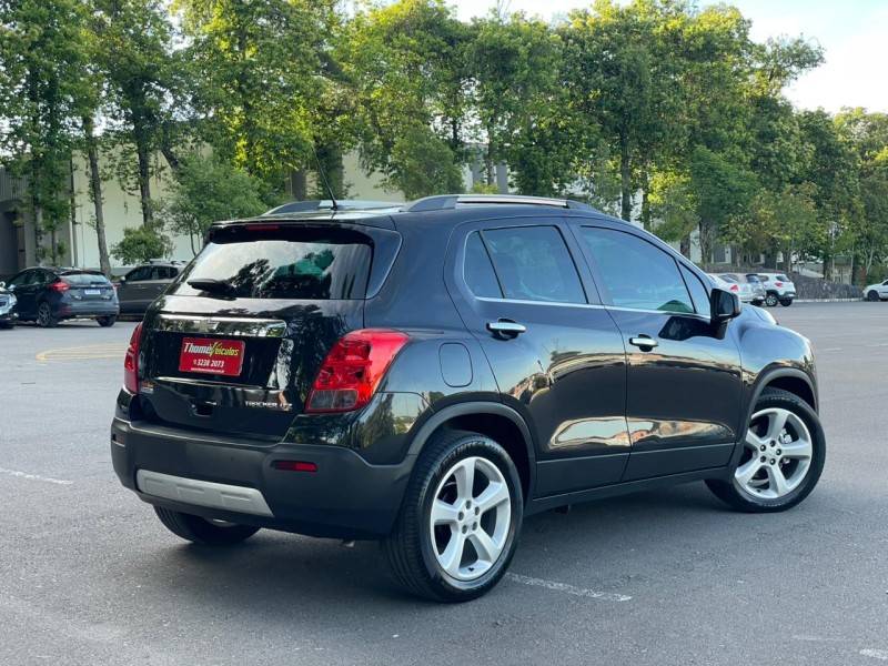 CHEVROLET - TRACKER - 2015/2015 - Preta - R$ 68.900,00