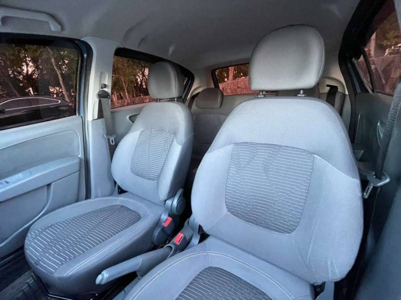 FIAT - PALIO - 2015/2015 - Cinza - R$ 39.900,00