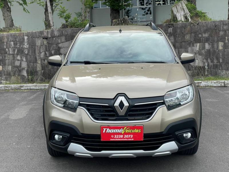 RENAULT - SANDERO - 2022/2022 - Dourada - R$ 67.900,00