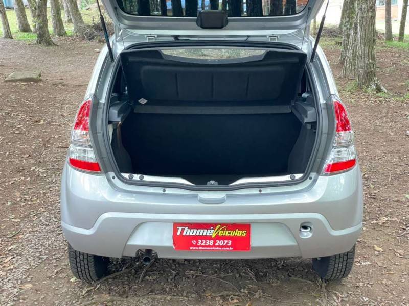 RENAULT - SANDERO - 2014/2014 - Prata - R$ 33.990,00