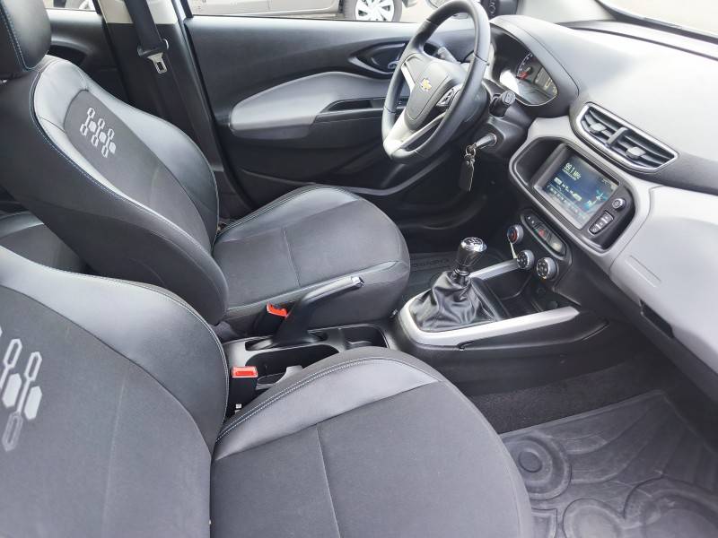 CHEVROLET - ONIX - 2019/2019 - Branca - R$ 53.900,00