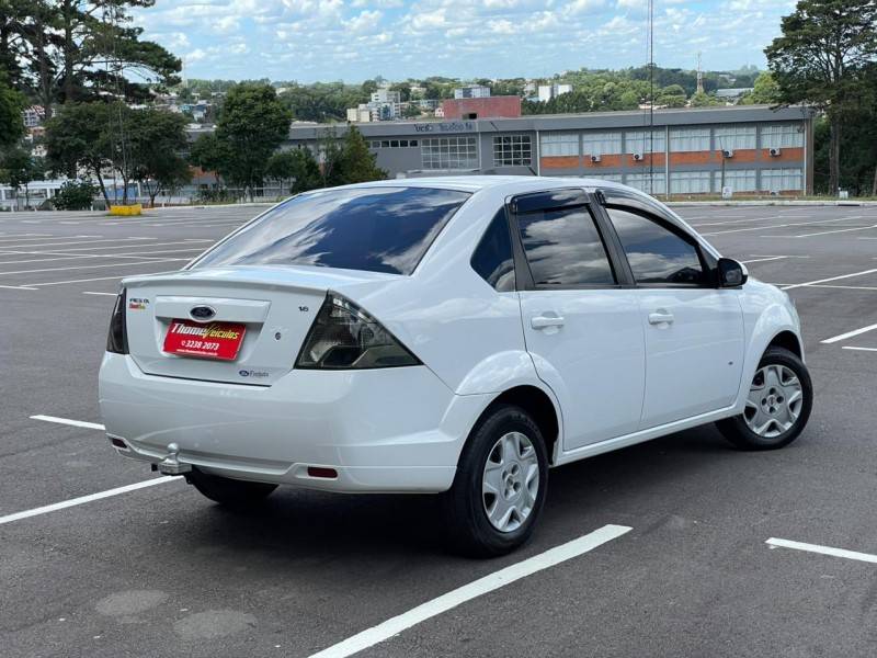 FORD - FIESTA - 2014/2014 - Branca - R$ 34.900,00