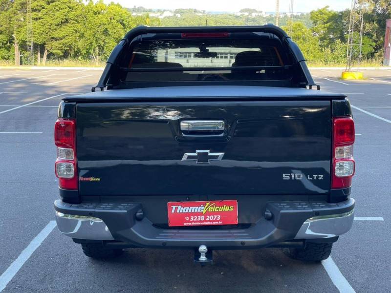 CHEVROLET - S10 - 2013/2013 - Preta - R$ 89.900,00