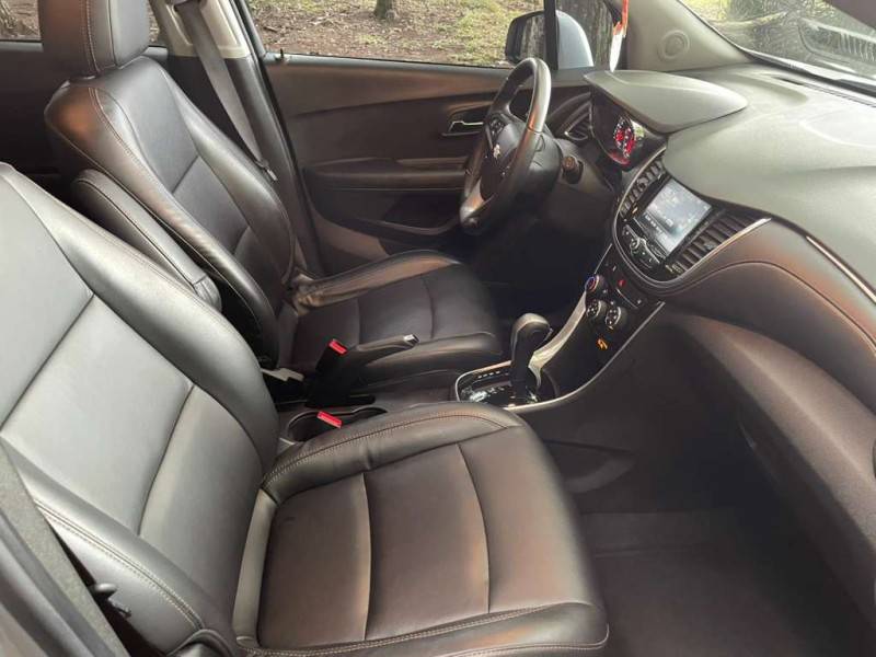 CHEVROLET - TRACKER - 2018/2018 - Prata - R$ 94.900,00
