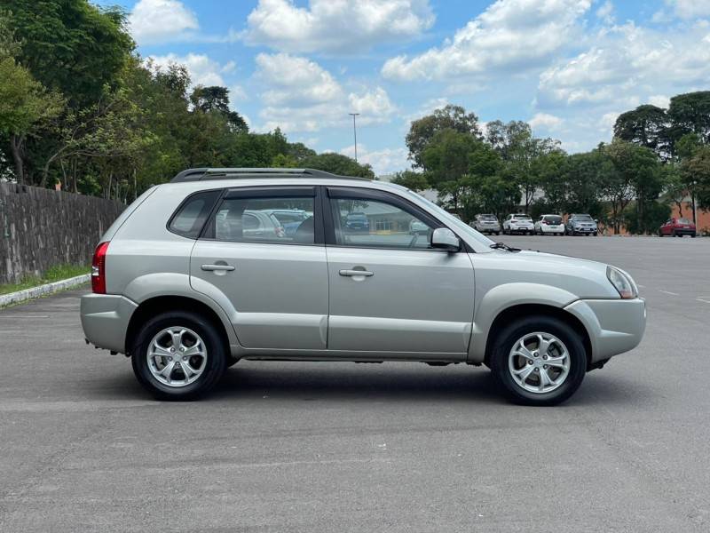 HYUNDAI - TUCSON - 2013/2013 - Dourada - R$ 47.900,00