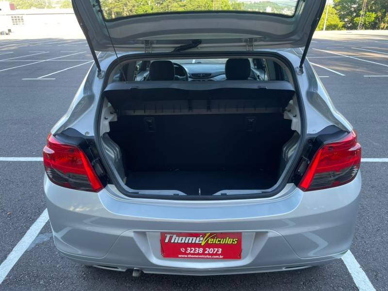 CHEVROLET - ONIX - 2019/2019 - Prata - R$ 52.900,00