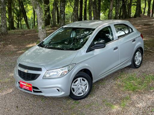 CHEVROLET - ONIX - 2018/2018 - Prata - R$ 48.900,00