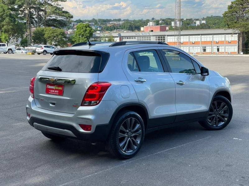 CHEVROLET - TRACKER - 2017/2017 - Prata - R$ 79.900,00