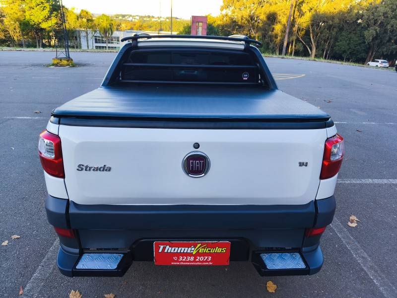 FIAT - STRADA - 2015/2015 - Branca - R$ 64.900,00