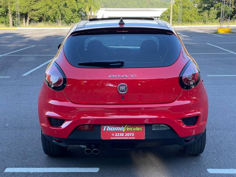 FIAT - BRAVO - 2016/2016 - Vermelha - R$ 58.900,00