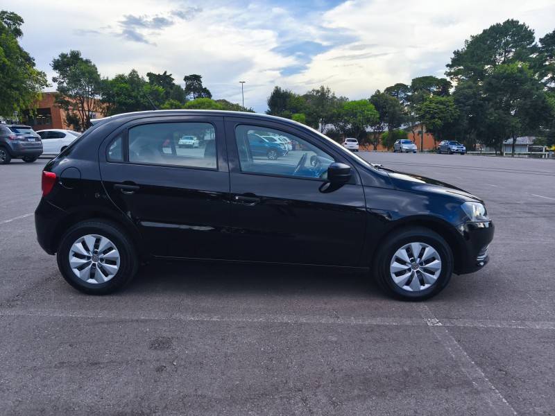 VOLKSWAGEN - GOL - 2016/2016 - Preta - R$ 39.900,00