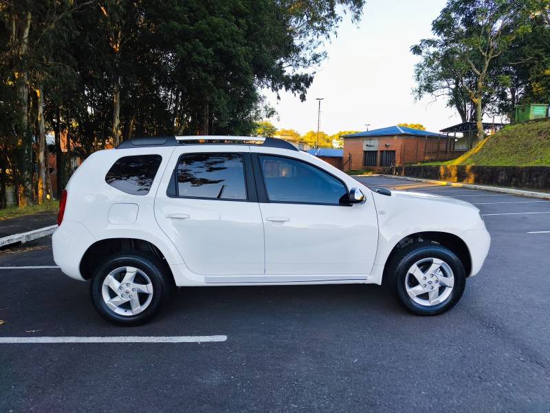 RENAULT - DUSTER - 2014/2014 - Branca - R$ 52.900,00