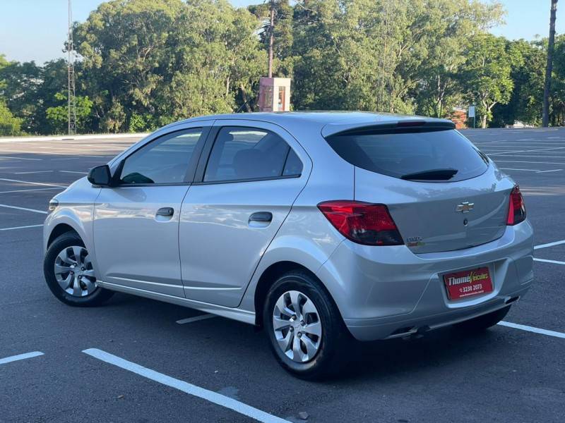 CHEVROLET - ONIX - 2019/2019 - Prata - R$ 52.900,00