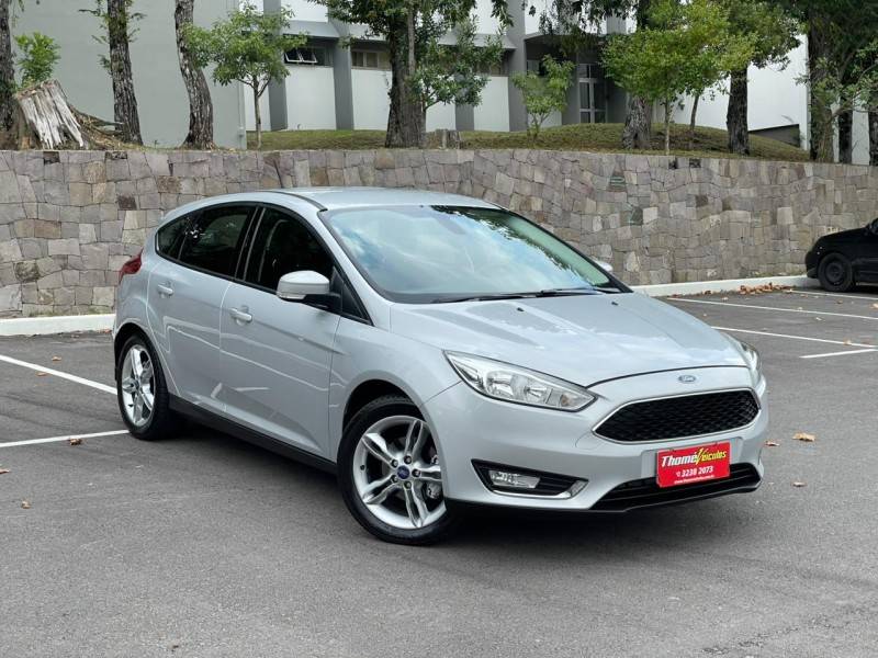 FORD - FOCUS - 2018/2018 - Prata - R$ 71.900,00