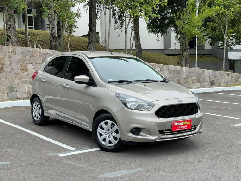 FORD - KA - 2015/2015 - Dourada - R$ 37.900,00