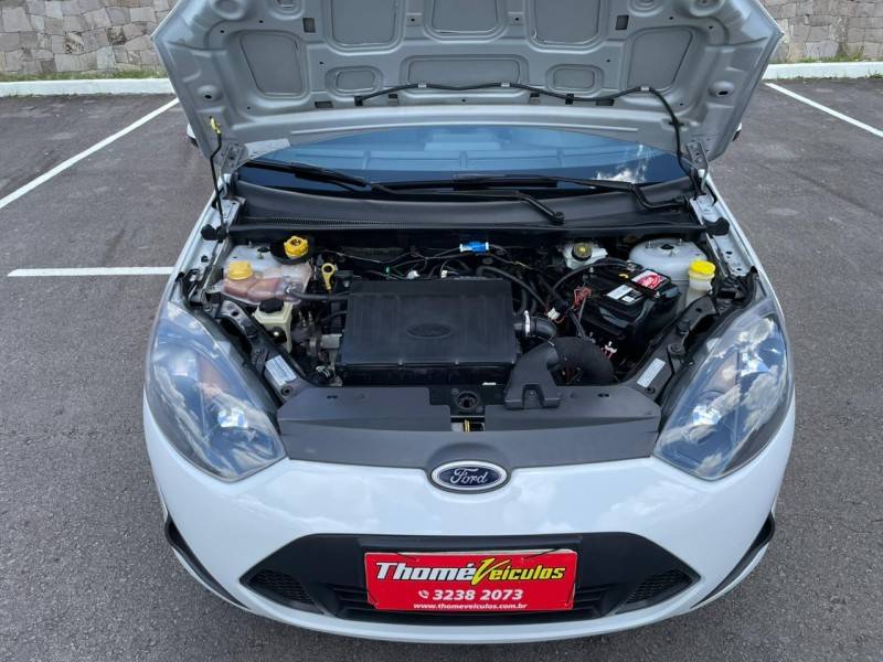 FORD - FIESTA - 2014/2014 - Branca - R$ 36.900,00