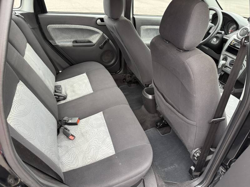 FORD - FIESTA - 2010/2010 - Preta - R$ 26.900,00