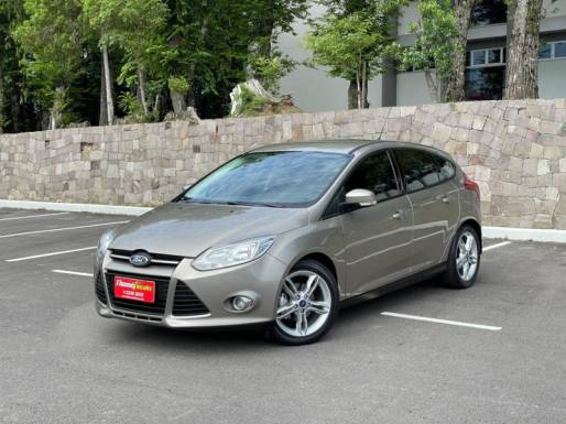 FORD - FOCUS - 2015/2015 - Dourada - R$ 49.900,00