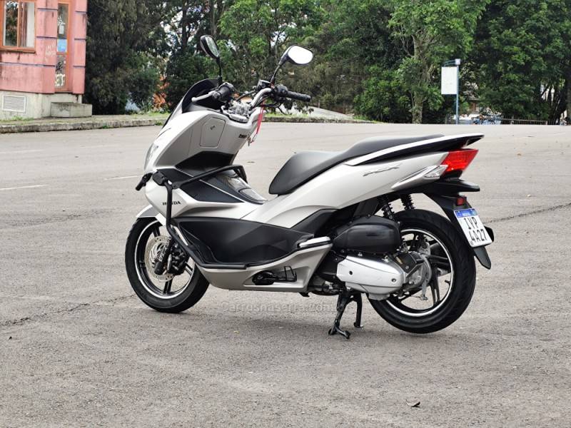 HONDA - PCX - 2018/2018 - Prata - R$ 13.900,00